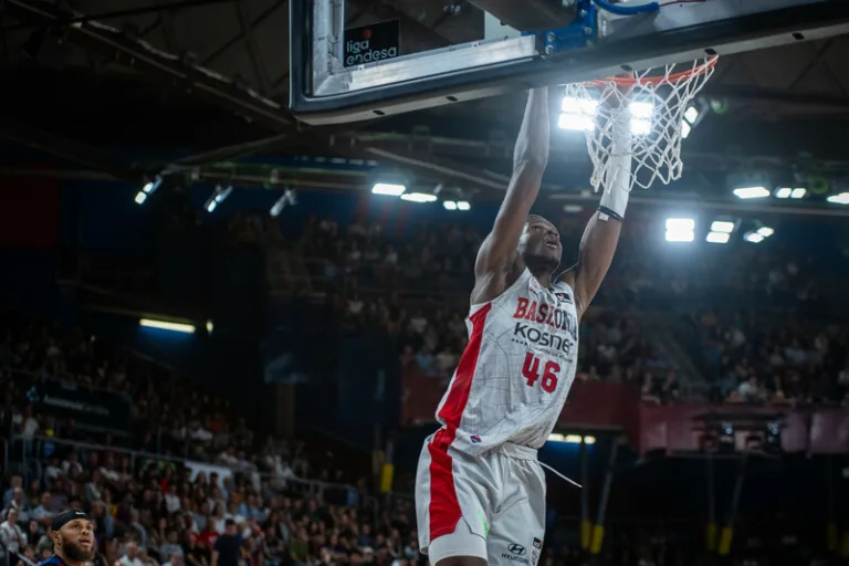 Ousmane N´Diaye jugará cedido en Covirán Granada hasta final de temporada