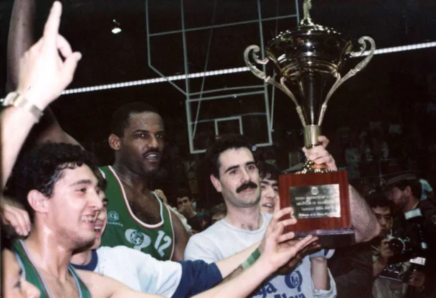 Se cumplen 40 años del Trofeo Asociación ganado por el Baskonia en Villanueva de la Serena
