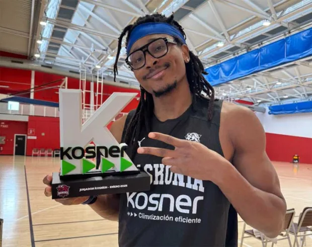 Chima Moneke, jugador Kosner del mes de enero