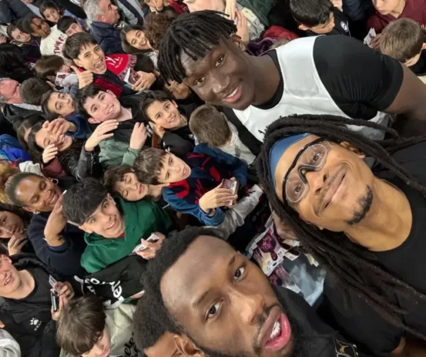 1.200 personas acuden al entrenamiento del Baskonia