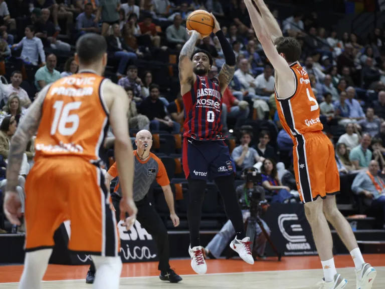 Liga ACB J29. Valencia Basket 125 -128 Baskonia