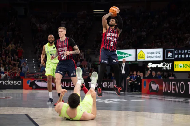Liga ACB J32. Baskonia 110-98 F.C Barcelona