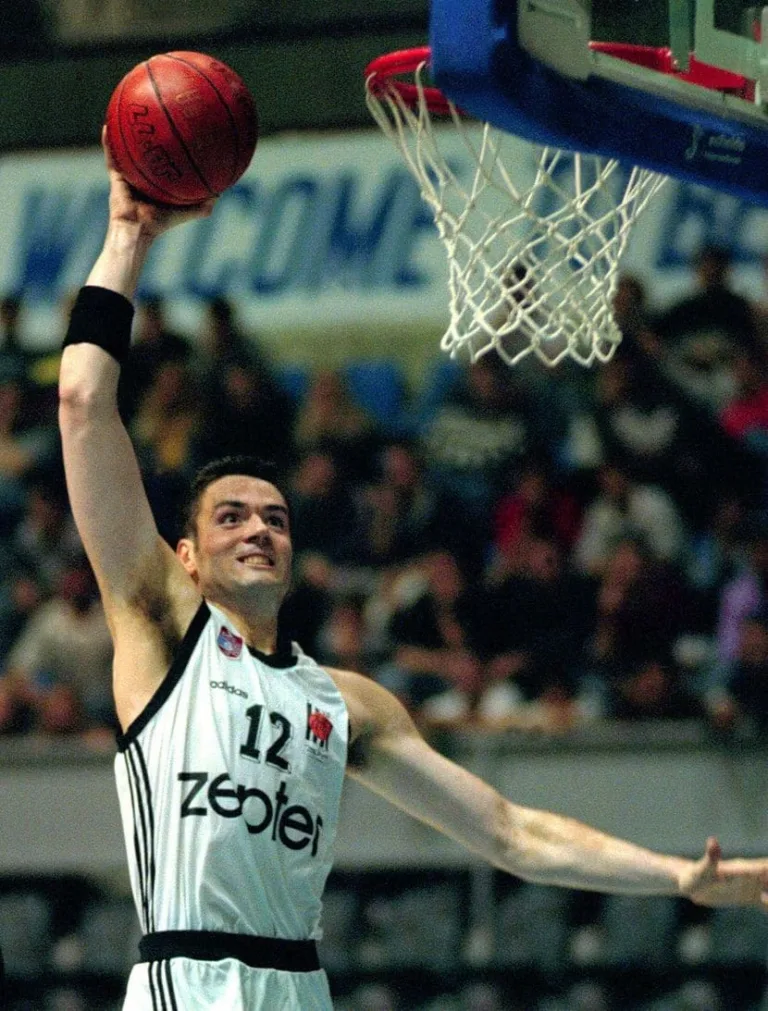 Baskonia ficha a Dejan Tomasevic