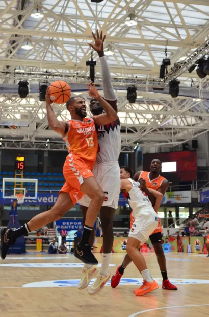 Torneo Encestarías. Baskonia 84-99 Valencia Basket