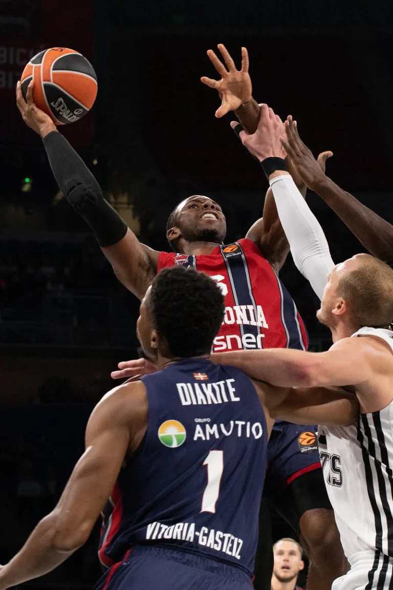 Euroliga J9. Baskonia 87-76 Virtus Bolonia