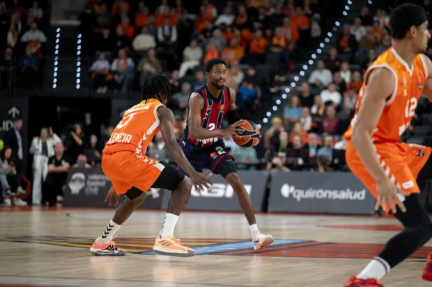 Kobi Simmons extiende su contrato con Baskonia hasta final de temporada