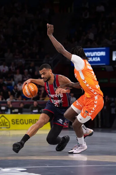 Liga ACB J9. Kosner Baskonia 89-91 Valencia Basket
