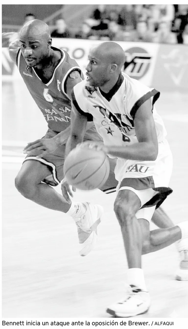 Liga ACB J11. Caja San Fernando 74-92 Tau Cerámica Baskonia