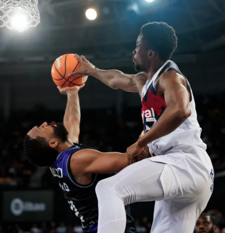 Mamadi Diakite iguala la segunda mejor marca de tapones de Baskonia en un partido de Liga ACB