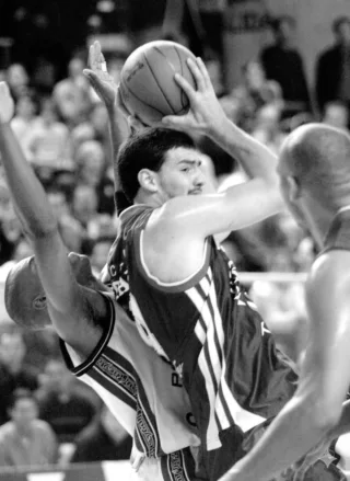 Liga ACB J27. Proaguas Costablanca Alicante 52-92 Tau Cerámica Baskonia