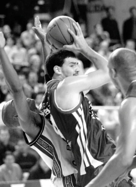 Liga ACB J27. Proaguas Costablanca Alicante 52-92 Tau Cerámica Baskonia